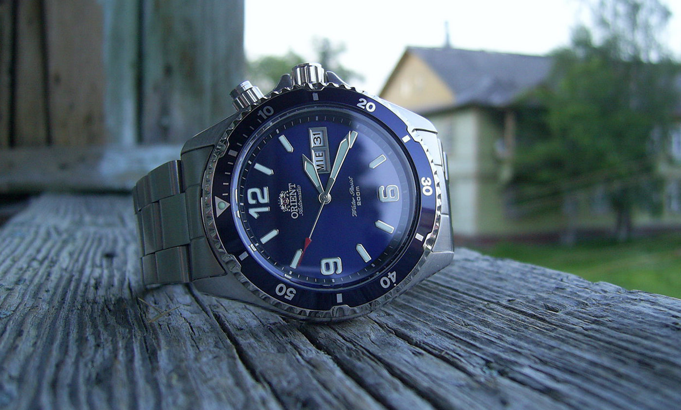 Stunning Look and Exceptionally Designed Orient Blue Mako Mens Watch