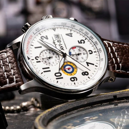 AVI-8 Hawker Hurricane Classic Chronograph, klassisches weißes Zifferblatt, Quarz AV-4011-01 Herrenuhr