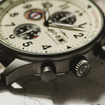 AVI-8 Hawker Hurricane Classic Chronograph, cremebeiges Zifferblatt, Quarz, AV-4011-0C Herrenuhr