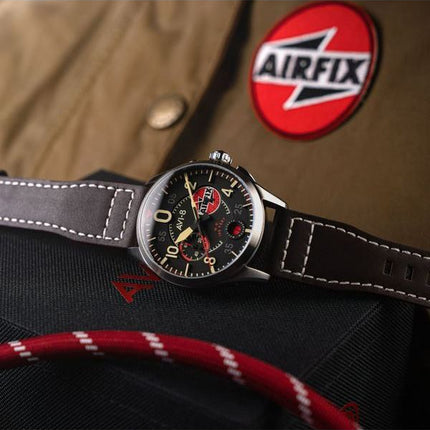 AVI-8 Spitfire Lock Chronograph Airfix Edition Raven Schwarzes Zifferblatt Quarz AV-4089-09 Herrenuhr