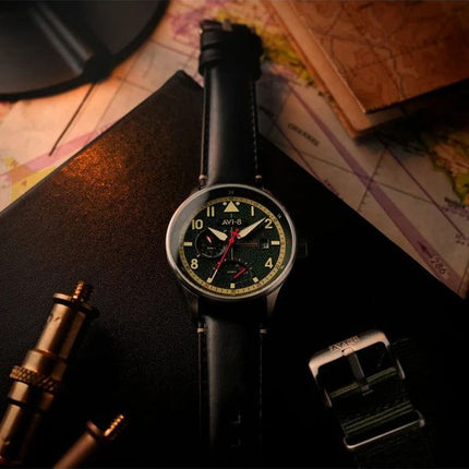 AVI-8 Hawker Hurricane Mckellar Dual Time Gothic grünes Zifferblatt Quarz AV-4101-0A Herrenuhr mit zusätzlichem Armband