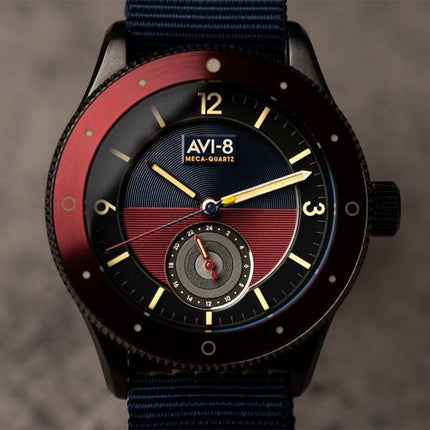 AVI-8 Flyboy Airmaster Sector Meca-Quartz Marineblaues und rotes Zifferblatt AV-4112-04 Herrenuhr