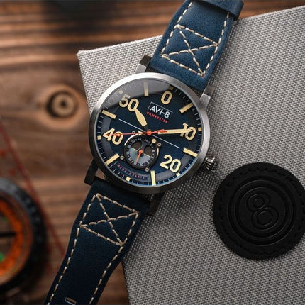 AVI-8 Dambuster Chadwick Meca-Quartz Kobaltblaues Lederarmband Blaues Zifferblatt AV-4113-01 Herrenuhr