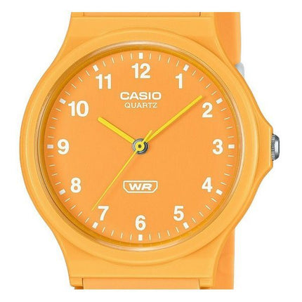 Casio POP Analoge Unisex-Armbanduhr aus biobasiertem Harz mit orangefarbenem Zifferblatt und Quarzwerk MQ-24B-9B