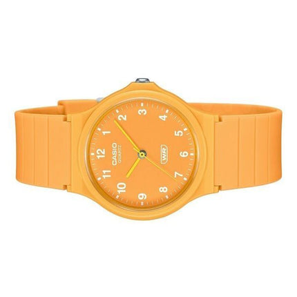 Casio POP Analoge Unisex-Armbanduhr aus biobasiertem Harz mit orangefarbenem Zifferblatt und Quarzwerk MQ-24B-9B