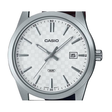 Casio Standard Herrenuhr mit analogem Lederarmband, weißem Zifferblatt und Quarzwerk MTP-VD03L-5A