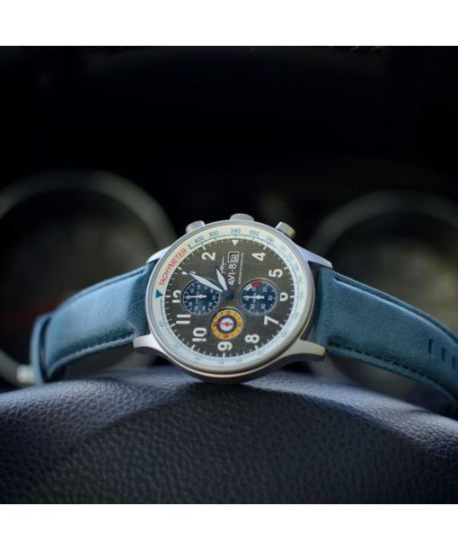 AVI-8 Hawker Hurricane Classic Chronograph Wimpel blaues Lederarmband graues Zifferblatt AV-4011-0F Herrenuhr