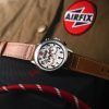 AVI-8 Hawker Hurricane Carey Dual Time Airfix Edition Silbernes Lederarmband Weißes Zifferblatt Quarz AV-4088-06 Herrenuhr