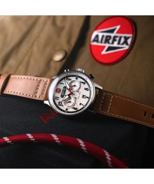 AVI-8 Hawker Hurricane Carey Dual Time Airfix Edition Silbernes Lederarmband Weißes Zifferblatt Quarz AV-4088-06 Herrenuhr