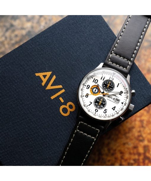 AVI-8 Hawker Hurricane Classic Chronograph Imperial War Museums Edition weißes Zifferblatt Quarz AV-4011-1E Herrenuhr