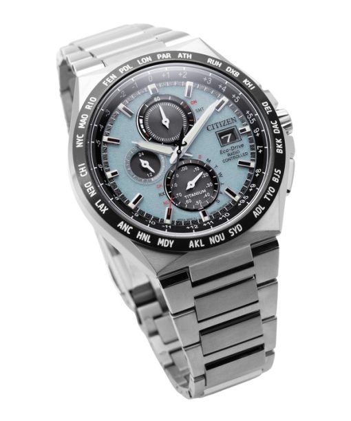 Citizen Eco-Drive Funkgesteuerter GMT Chronograph Super Titanium Hellblaues Zifferblatt AT8238-84M 100M Herrenuhr